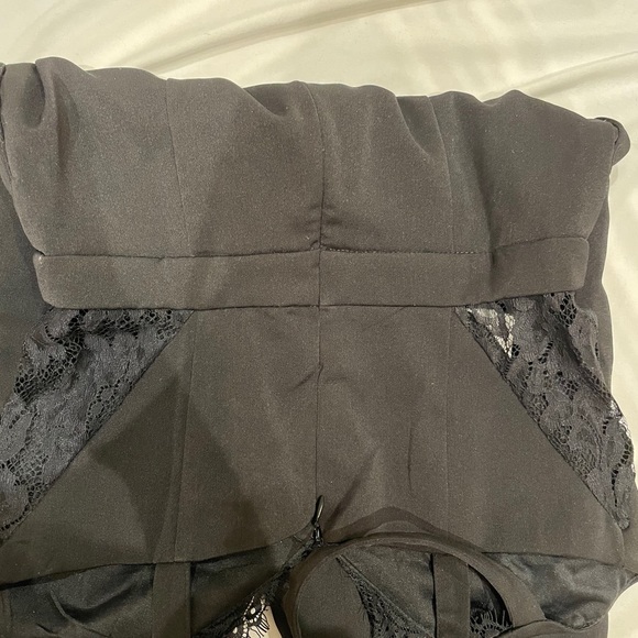 M Boutique Laced jumpsuit - Picture 4 of 5